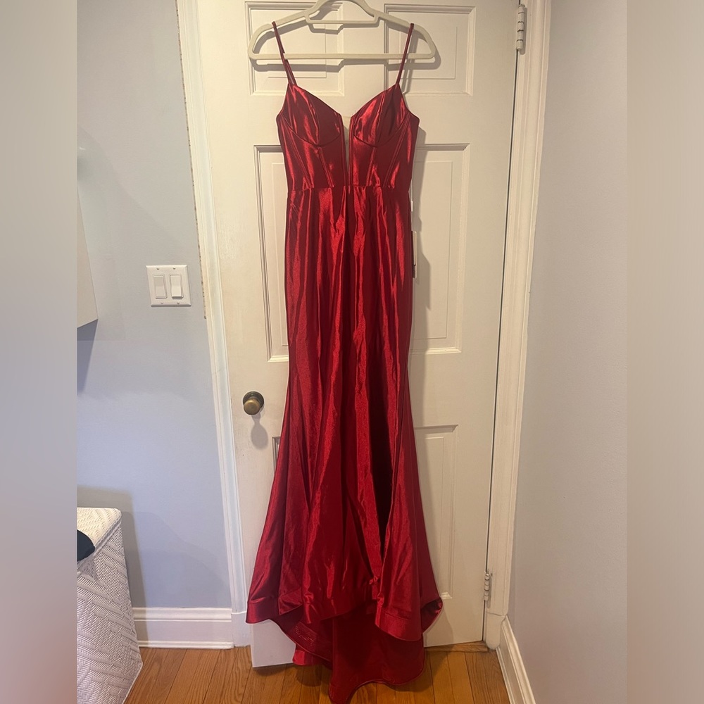 Stacees red mermaid prom dress size 2